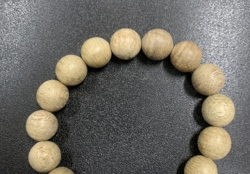 Vòng tay trầm hương tròn mộc