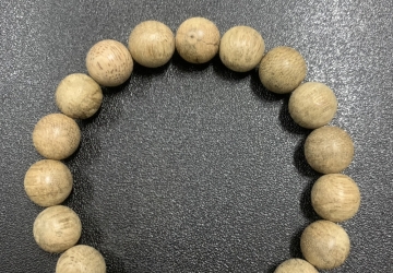 Vòng tay trầm hương tròn mộc