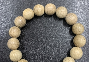 Vòng tay trầm hương tròn mộc