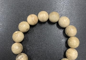 Vòng tay trầm hương tròn mộc