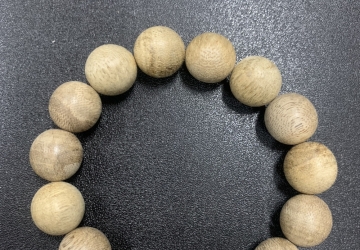 Vòng tay trầm hương tròn mộc