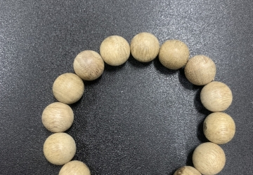 Vòng tay trầm hương tròn mộc