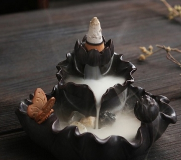 Xông trầm hương có khác biệt gì với đốt trầm hương